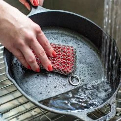Lodge Cast Iron Lodge Silicone & Chainmail Scrubbing Pad, Red