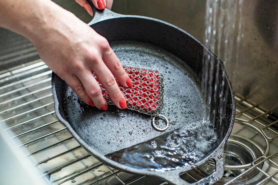 Lodge Cast Iron Lodge Silicone & Chainmail Scrubbing Pad, Red 2 Lodge Cast Iron Lodge Silicone & Chainmail Scrubbing Pad, Red