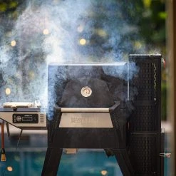 Masterbuilt Gravity Series™ 560 Digital Charcoal Grill + Smoker