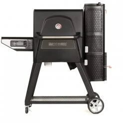 Masterbuilt Gravity Series™ 560 Digital Charcoal Grill + Smoker
