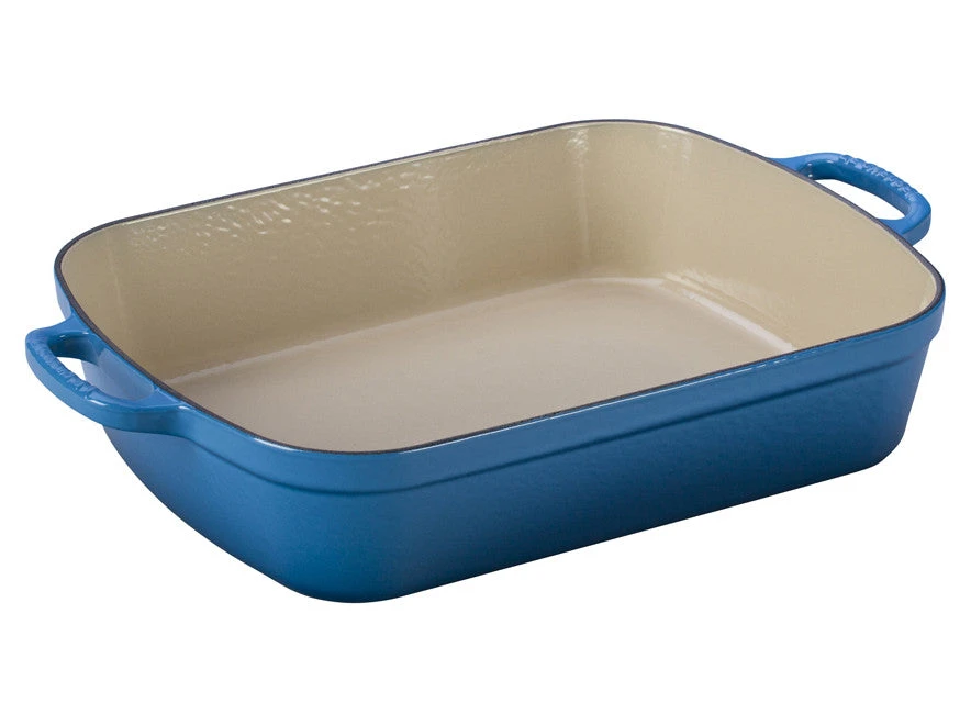 Le Creuset Signature Roaster 5 1/4 Qt. Cast Iron 6 Le Creuset Signature Roaster 5 1/4 Qt. Cast Iron