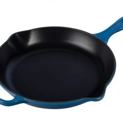 Le Creuset Signature Skillet - 10 1/4" 18 Le Creuset Signature Skillet - 10 1/4