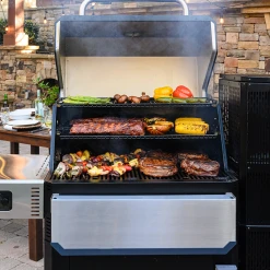 Masterbuilt Gravity Series™ 1050 Digital Charcoal Grill + Smoker