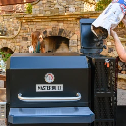 Masterbuilt Gravity Series™ 1050 Digital Charcoal Grill + Smoker