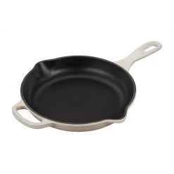 Cast Iron Le Creuset Signature Skillet - 9