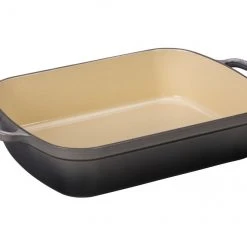 Le Creuset Signature Roaster 5 1/4 Qt. Cast Iron 10 Le Creuset Signature Roaster 5 1/4 Qt. Cast Iron