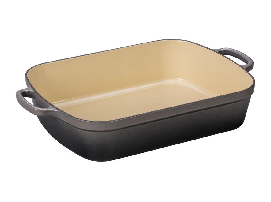 Le Creuset Signature Roaster 5 1/4 Qt. Cast Iron 3 Le Creuset Signature Roaster 5 1/4 Qt. Cast Iron